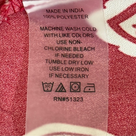 VINCE COMUTO tunic in a beautiful burgundy with white in med - Picture 15 of 15